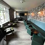 Luxury Eleven Bedroom House Sleeps 23 5-10 Mins Walk From Town Centre Casa vacanze Cill Airne