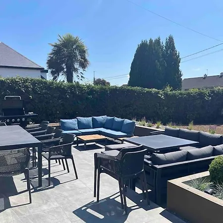 Holiday home Luxury Eleven Bedroom House Sleeps 23 5-10 Mins Walk From Town Centre *