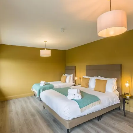 Luxury Eleven Bedroom House Sleeps 23 5-10 Mins Walk From Town Centre Holiday home Killarney