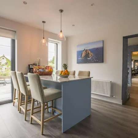 Holiday home Luxury Eleven Bedroom House Sleeps 23 5-10 Mins Walk From Town Centre Killarney