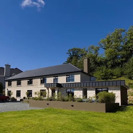 Luxury Eleven Bedroom House Sleeps 23 5-10 Mins Walk From Town Centre * Killarney