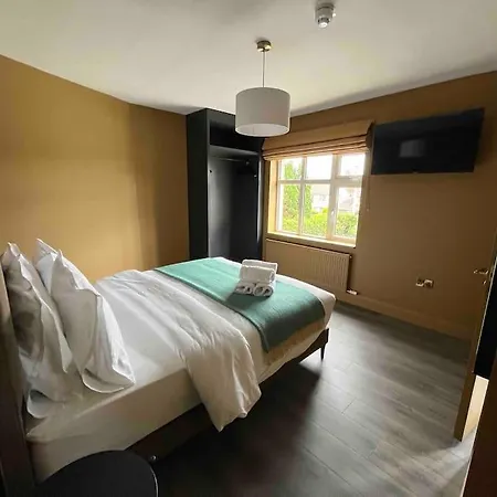 Luxury Eleven Bedroom House Sleeps 23 5-10 Mins Walk From Town Centre Holiday home Killarney