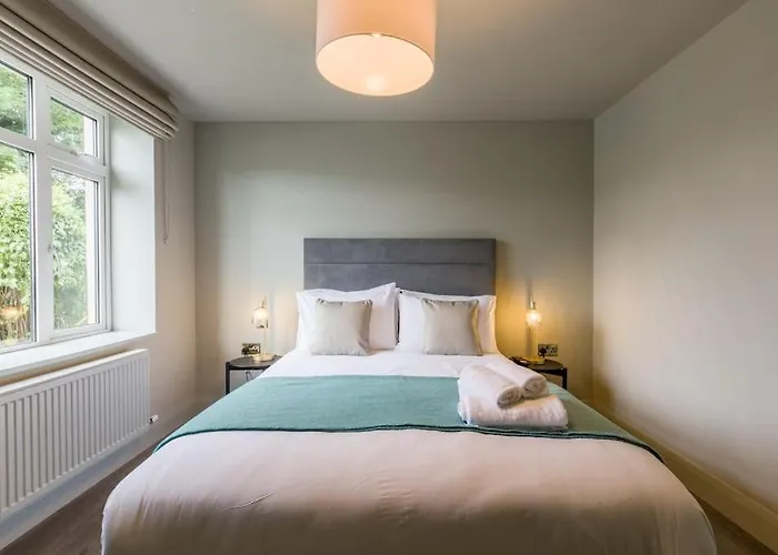 Luxury Eleven Bedroom House Sleeps 23 5-10 Mins Walk From Town Centre * קיל איירן