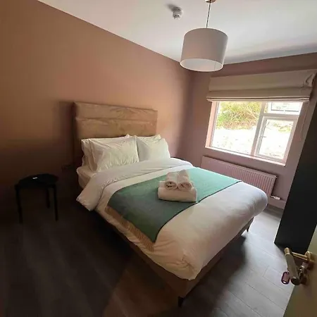 Luxury Eleven Bedroom House Sleeps 23 5-10 Mins Walk From Town Centre * キラーニー