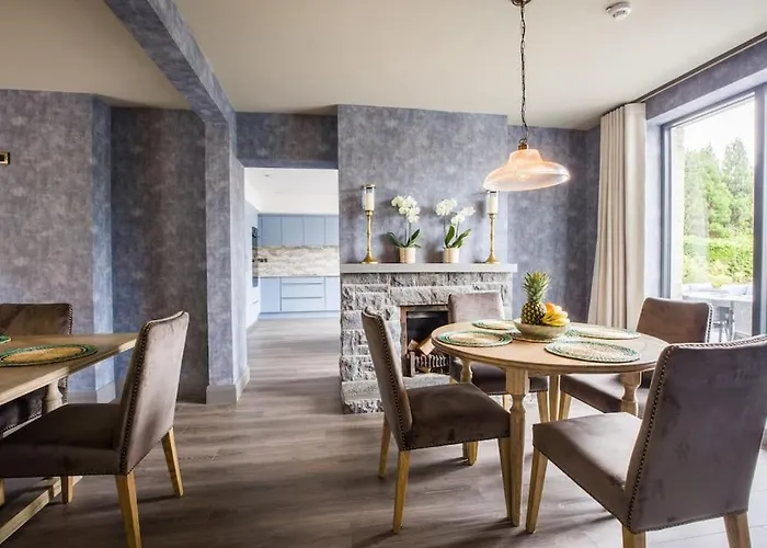 Luxury Eleven Bedroom House Sleeps 23 5-10 Mins Walk From Town Centre 別荘 キラーニー