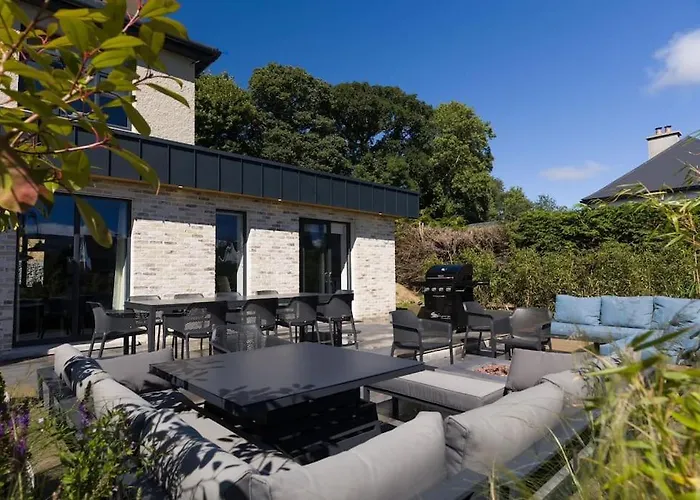 Luxury Eleven Bedroom House Sleeps 23 5-10 Mins Walk From Town Centre キラーニー