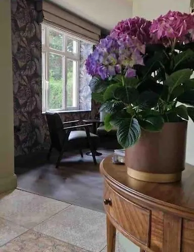 Luxury Eleven Bedroom House Sleeps 23 5-10 Mins Walk From Town Centre 度假居 基拉尼