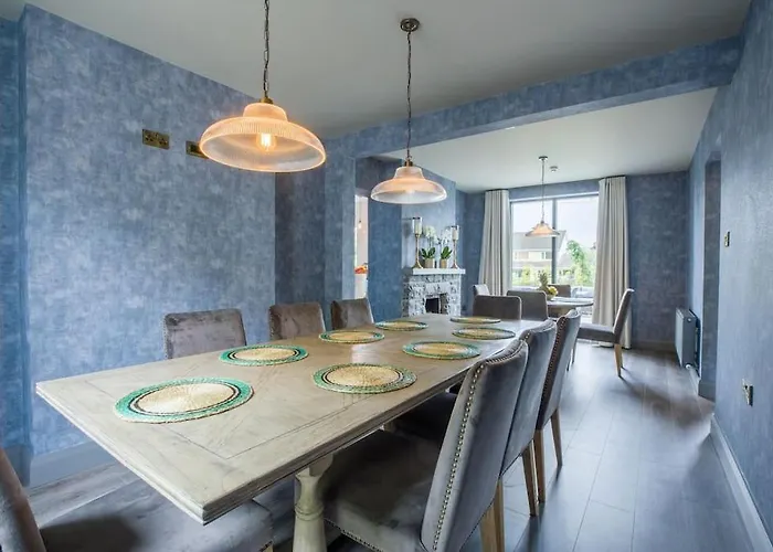 Luxury Eleven Bedroom House Sleeps 23 5-10 Mins Walk From Town Centre Килларни