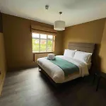 Luxury Eleven Bedroom House Sleeps 23 5-10 Mins Walk From Town Centre * كيلارني