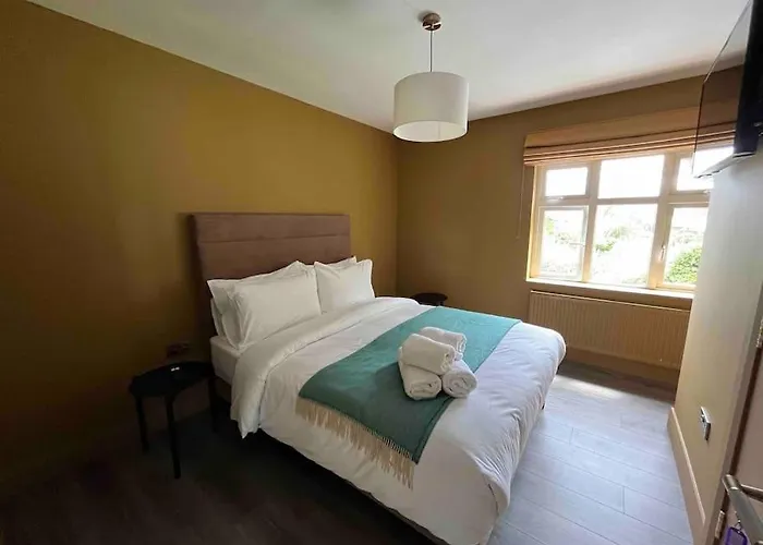 Luxury Eleven Bedroom House Sleeps 23 5-10 Mins Walk From Town Centre Σπίτι διακοπών Κιλάρνεϊ