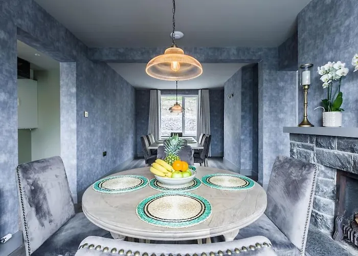 Σπίτι διακοπών Luxury Eleven Bedroom House Sleeps 23 5-10 Mins Walk From Town Centre *